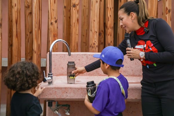Garantiza Milena Quiroga derecho al agua y anuncia más bebederos gratuitos