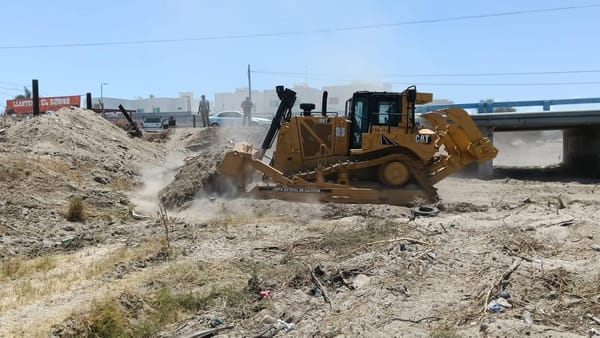Refuerza Ayuntamiento de La Paz acciones preventivas con limpieza de arroyos y canales ante temporada de huracanes 2026