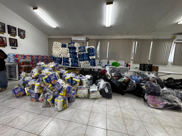 Ayuntamiento de La Paz entrega primer cargamento de ayuda a familias afectadas por incendio en San José de Comondú