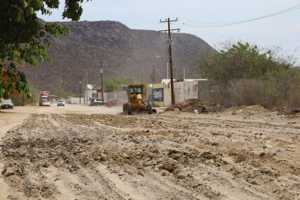 Inicia Ayuntamiento de La Paz trabajos preventivos en Invi Mezquitito ante temporada de lluvias